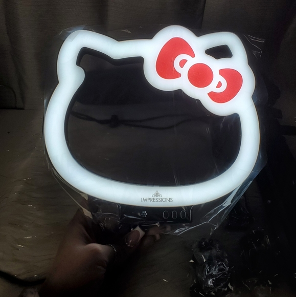 IMPRESSIONS FOR HELLO KITTY super cute 10" rgb desktop ring light with tripod - Picture 3 of 6
